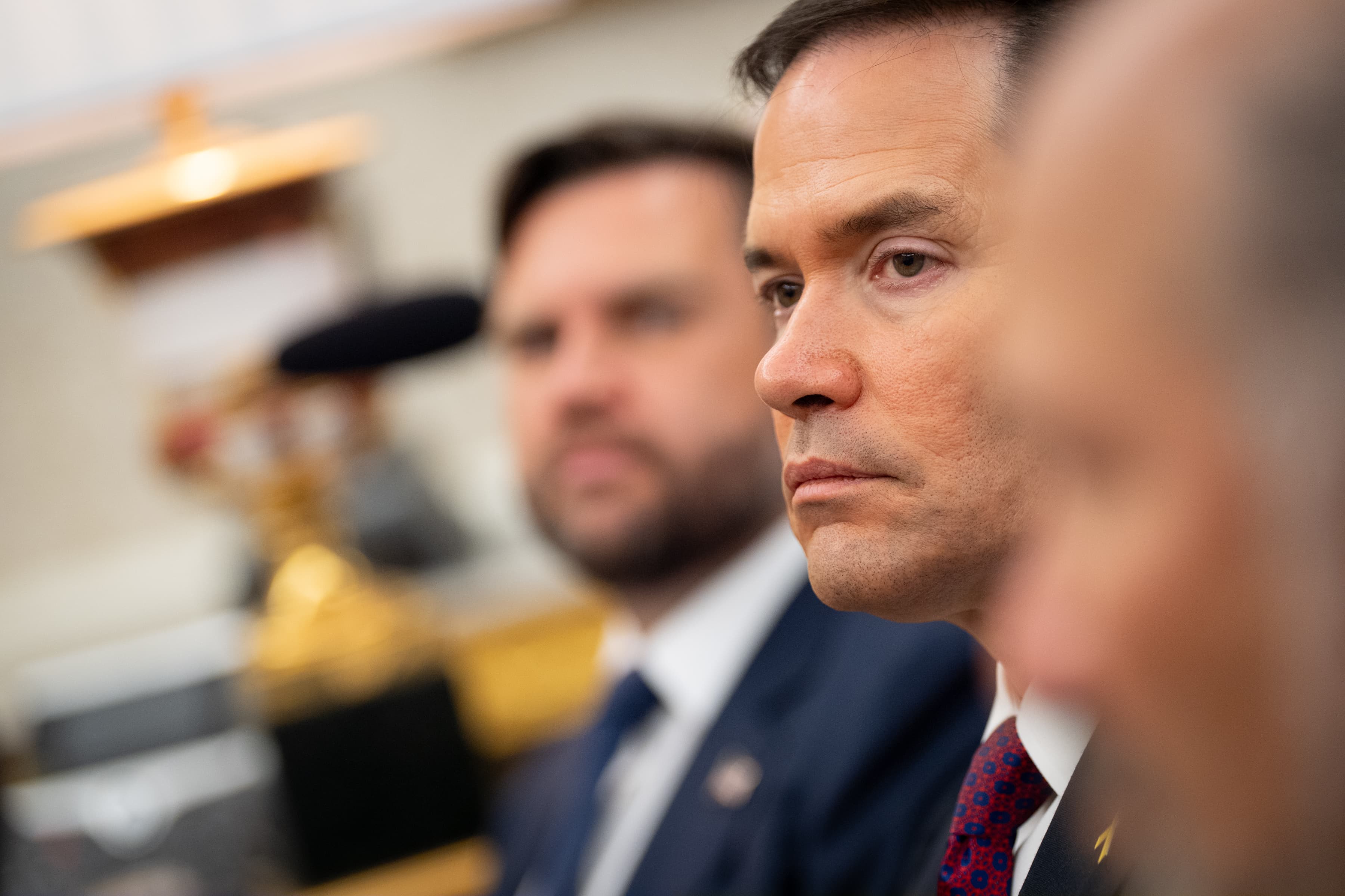 ევროპული ქვეყნები უკრაინის სამშვიდობო ალტერნატიულ გეგმას გვთავაზობენ, რომელიც ეწინააღმდეგება აშშ-ს პროექტს