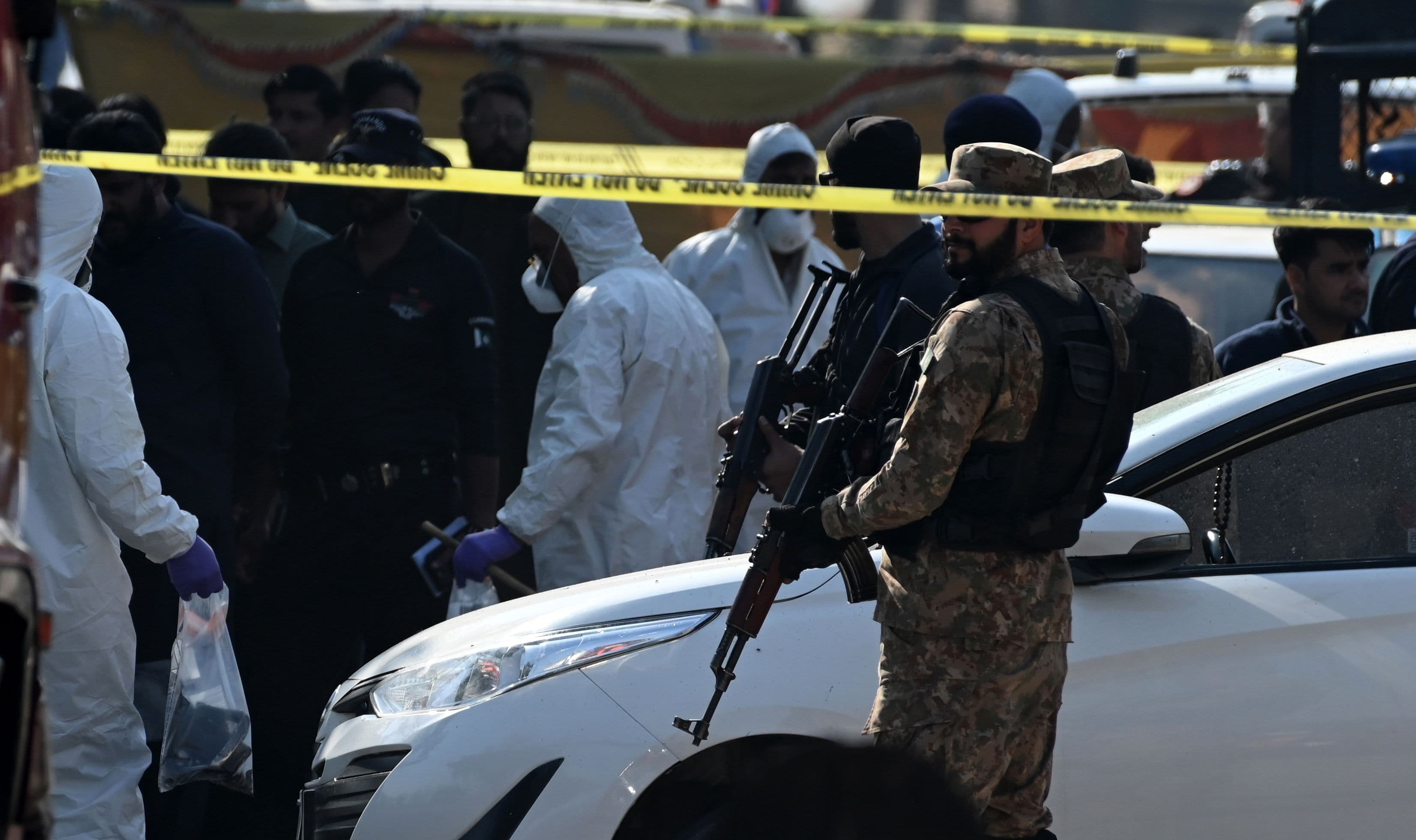 ისლამაბადში თვითმკვლელმა ტერორისტმა თავდასხმამ 12 ადამიანი იმსხვერპლა