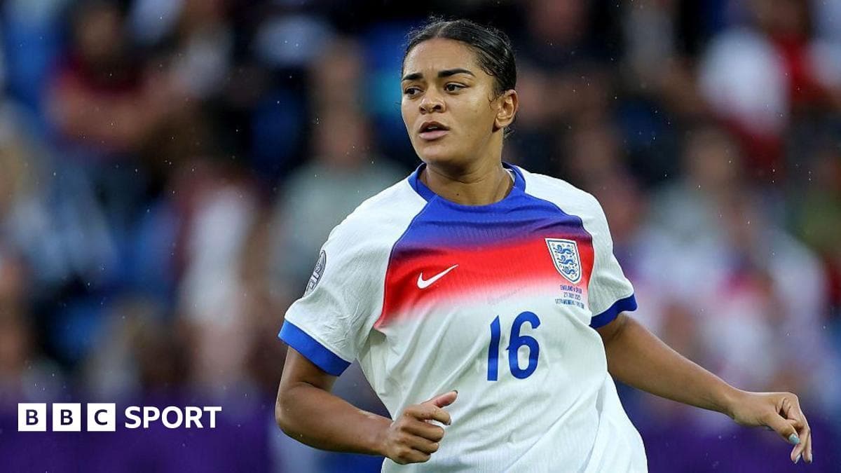 ინგლისის მცველი ჯეს კარტერი ამბობს, რომ მას არ სურდა სასტუმრო ოთახიდან გასვლა ევრო 2025-ის დროს ონლაინ რასისტული შეტყობინებების მიღების შემდეგ