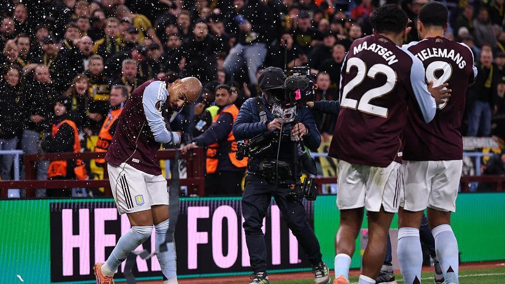 ასტონ ვილას ევროპა ლიგის მატჩი დროებით შეჩერდა ვილა პარკის მოშორებით მყოფი გულშემატკივრების ძალადობის გამო