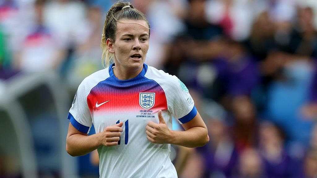 ლორენ ჰემპი ბრუნდება ინგლისის ნაკრებში, ლორენ ჯეიმსი გამოტოვებს