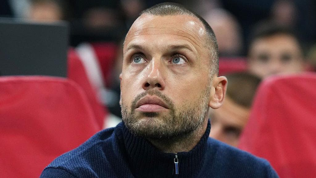 აიაქსმა გაათავისუფლა ჰეიტინგა, კლუბის ხელმძღვანელობიდან ექვს თვეზე ნაკლებ დროში