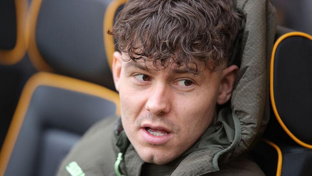 კრისტალ პალასმა ვულვზიდან იორგენ სტრანდ ლარსენი შეიძინა