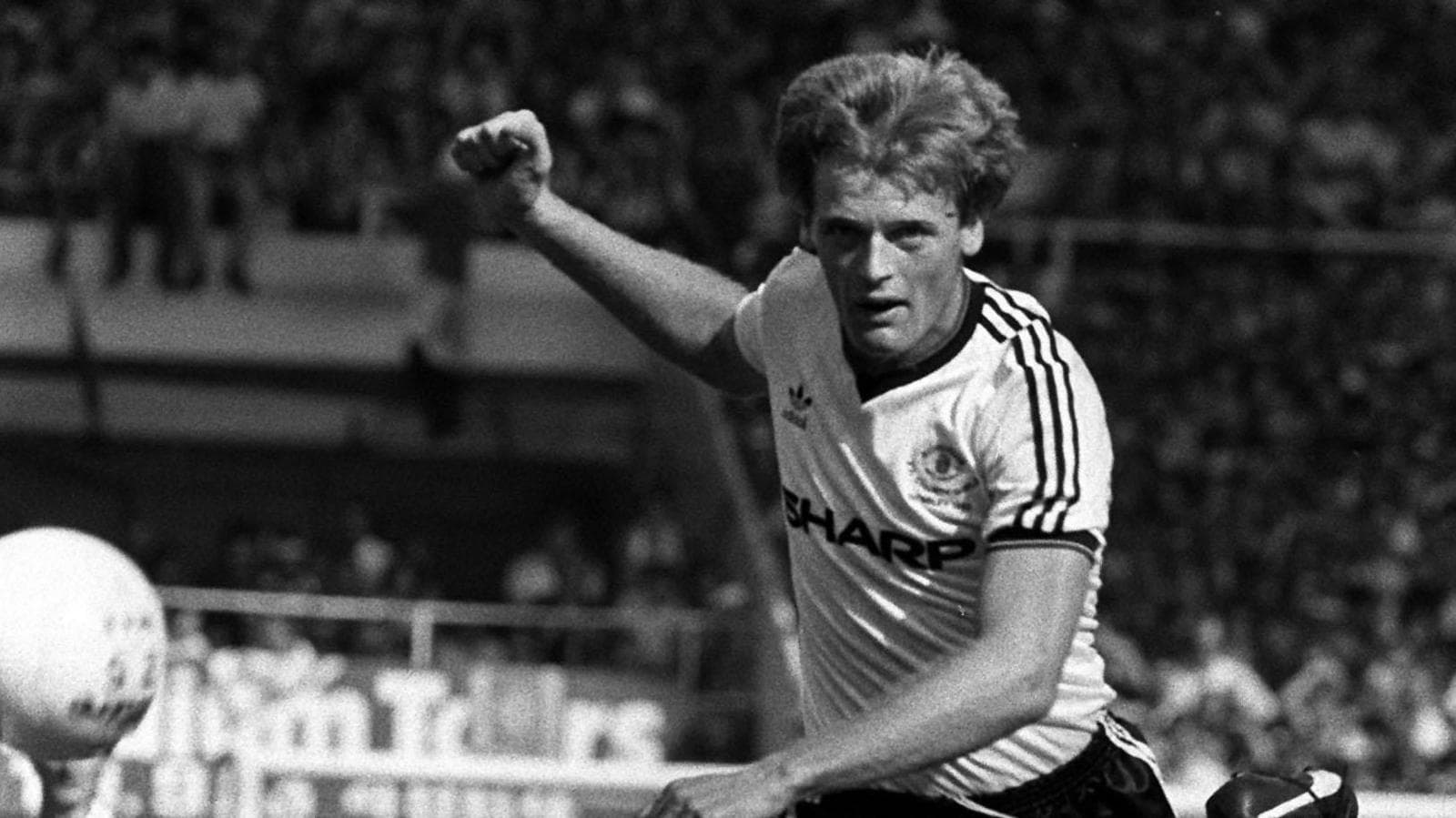 ყოფილი ფეხბურთელი გორდონ მაკუინი თავის დემენციას ბურთის თავში დარტყმას მიაწერდა