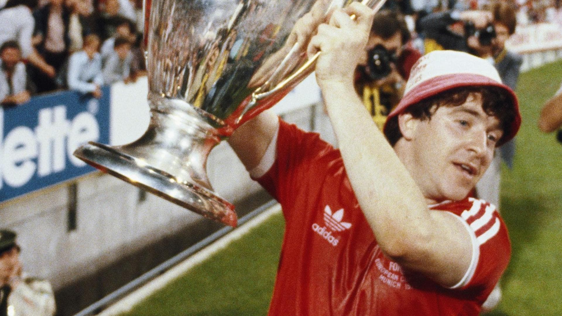 ჯონ რობერტსონი - ნოტინჰემ ფორესტის თამაშის პიკასო