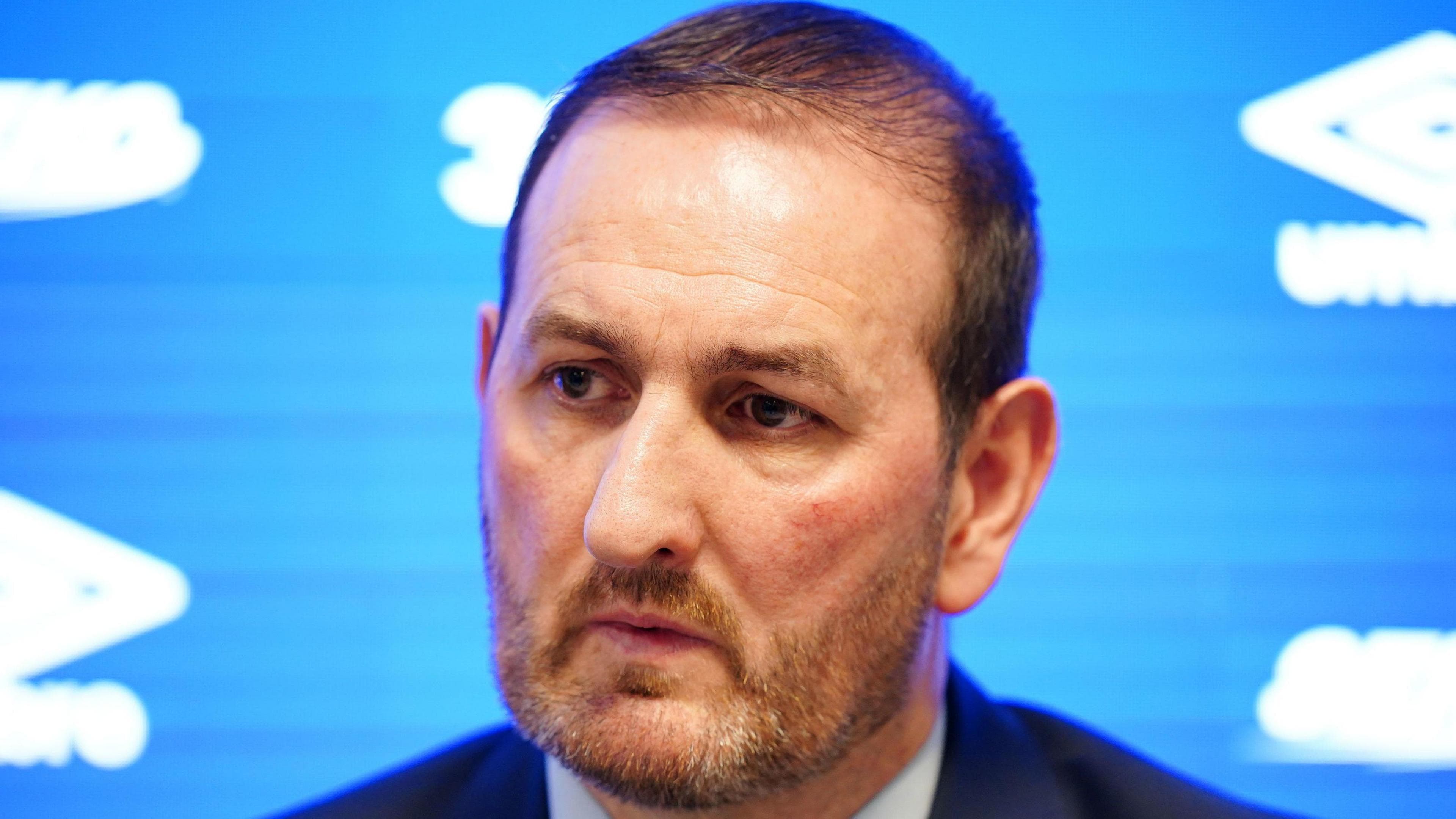 რეინჯერსის სპორტული დირექტორი კევინ თელველი ითხოვს მეტ თანმიმდევრულობას და მსაჯობის მაღალ სტანდარტს