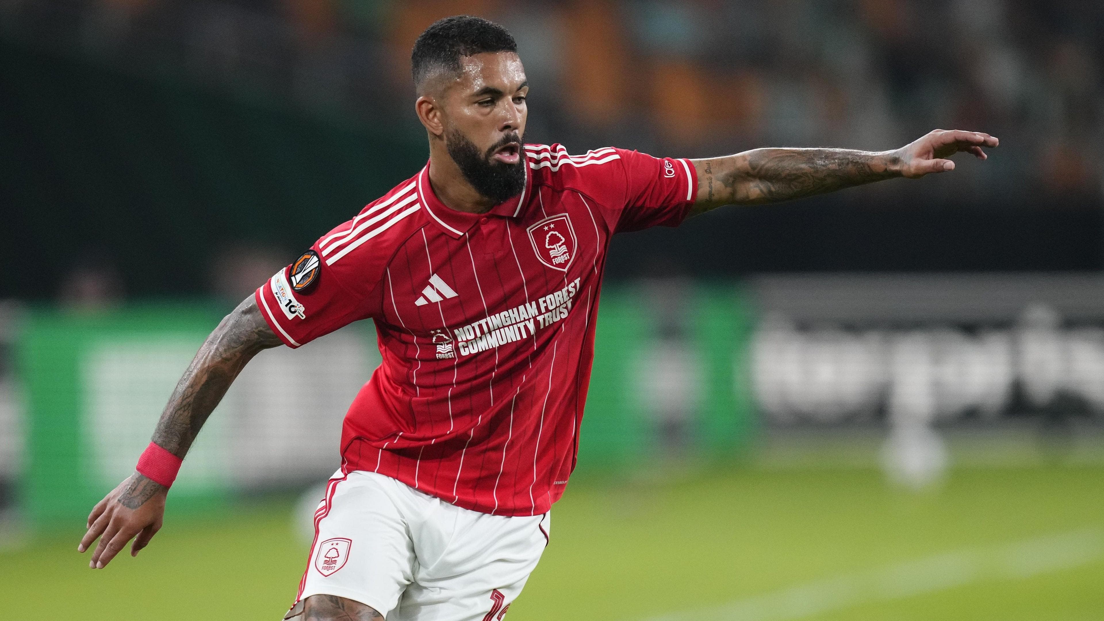 ასტონ ვილა ცდილობს დუგლას ლუისის იჯარით დაბრუნებას