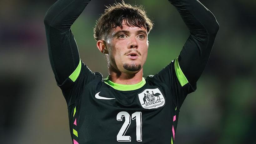 18 წლის ჯეიმს ოვერი, რომელიც ჯერ არ უთამაშია მანჩესტერ იუნაიტედისთვის, გამოძახებულია ავსტრალიის ნაკრებში