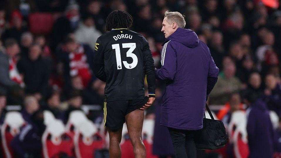 პატრიკ დორგუ მანჩესტერ იუნაიტედისთვის რამდენიმე კვირით გამოვარდა