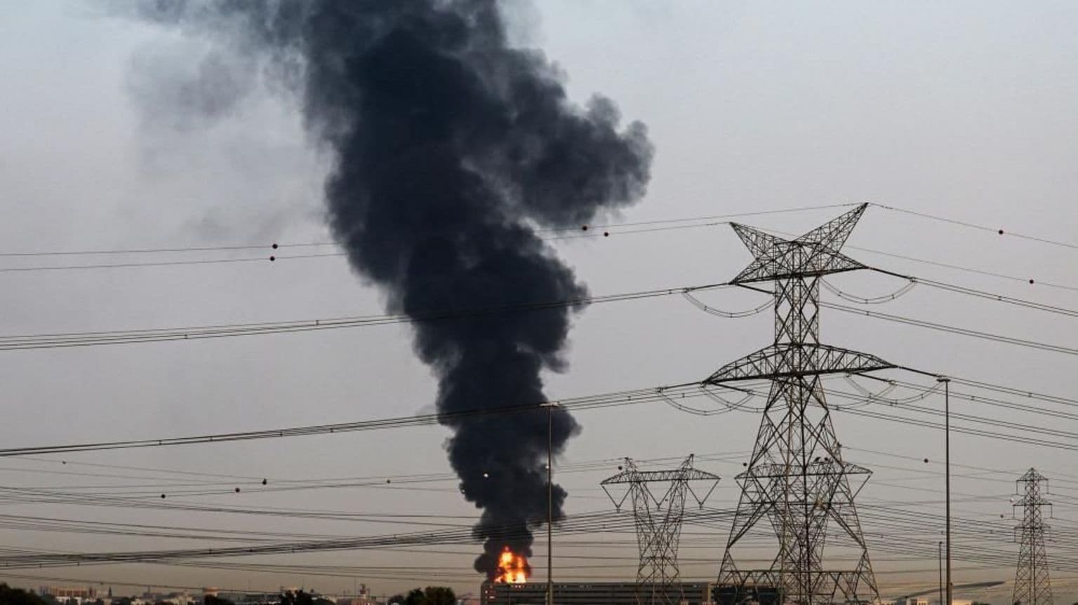 გაერთიანებული სამეფოს მთავრობა არასაკმარის დახმარებას უწევს ბრიტანელებს, რომლებსაც ბრალი ედებათ არაბთა გაერთიანებულ საემიროებში ირანის თავდასხმების გადაღებაში