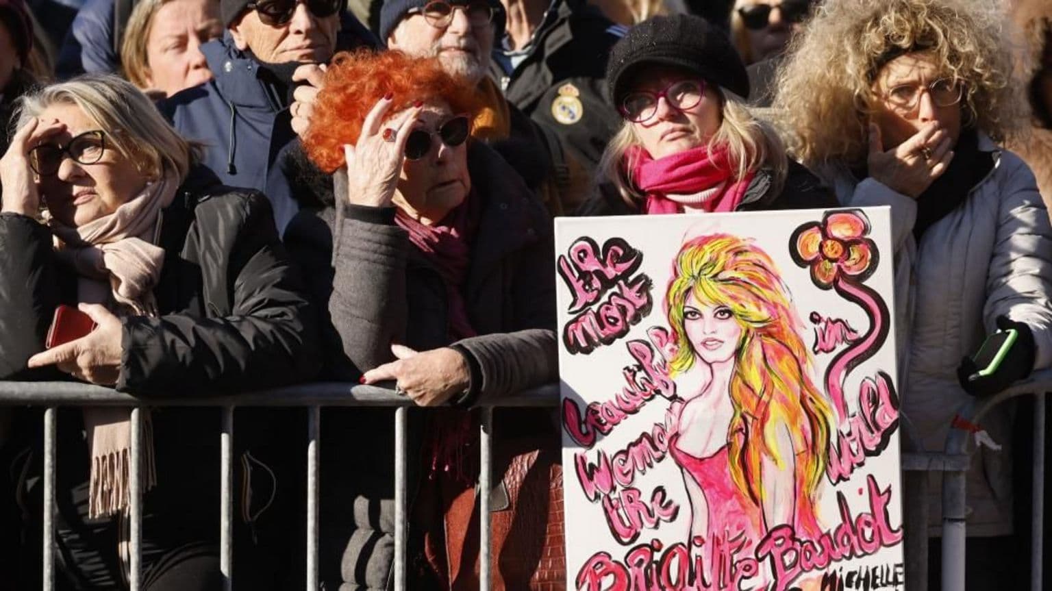 სენ-ტროპეში შეიკრიბნენ ბრიჯიტ ბარდოს დაკრძალვაზე