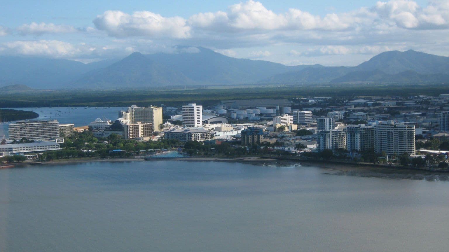 გამოძიებლები საკრუიზო გემზე ავიდნენ, სადაც გარდაცვლილი მგზავრი დატოვეს