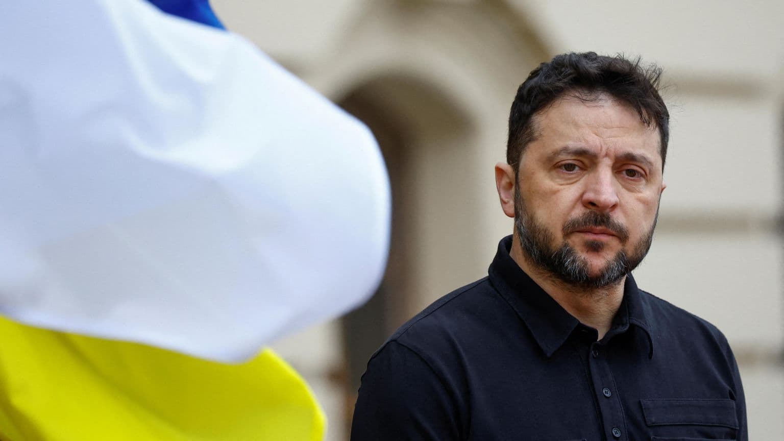 ზელენსკი: უკრაინა მზად არის არჩევნებისთვის, ტრამპი კი აკრიტიკებს