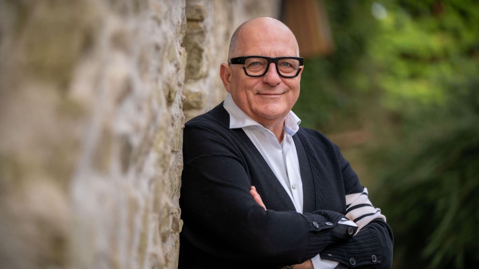 გარდაიცვალა ჰიუ უოლესი - ცნობილი არქიტექტორი და ტელეწამყვანი