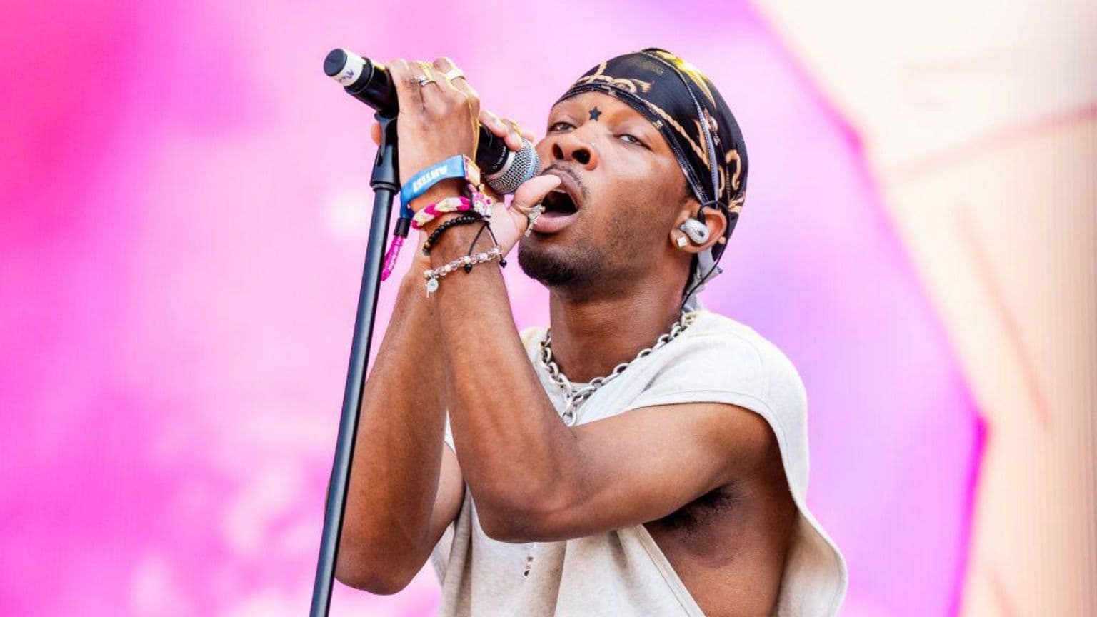 14 წლის გოგონას სავარაუდო მკვლელობის სამიზნედ იდენტიფიცირებული D4vd-ის ოჯახი დიდ ნაფიც მსაჯულთა წინაშე ჩვენების მისაცემად გამოიძახეს