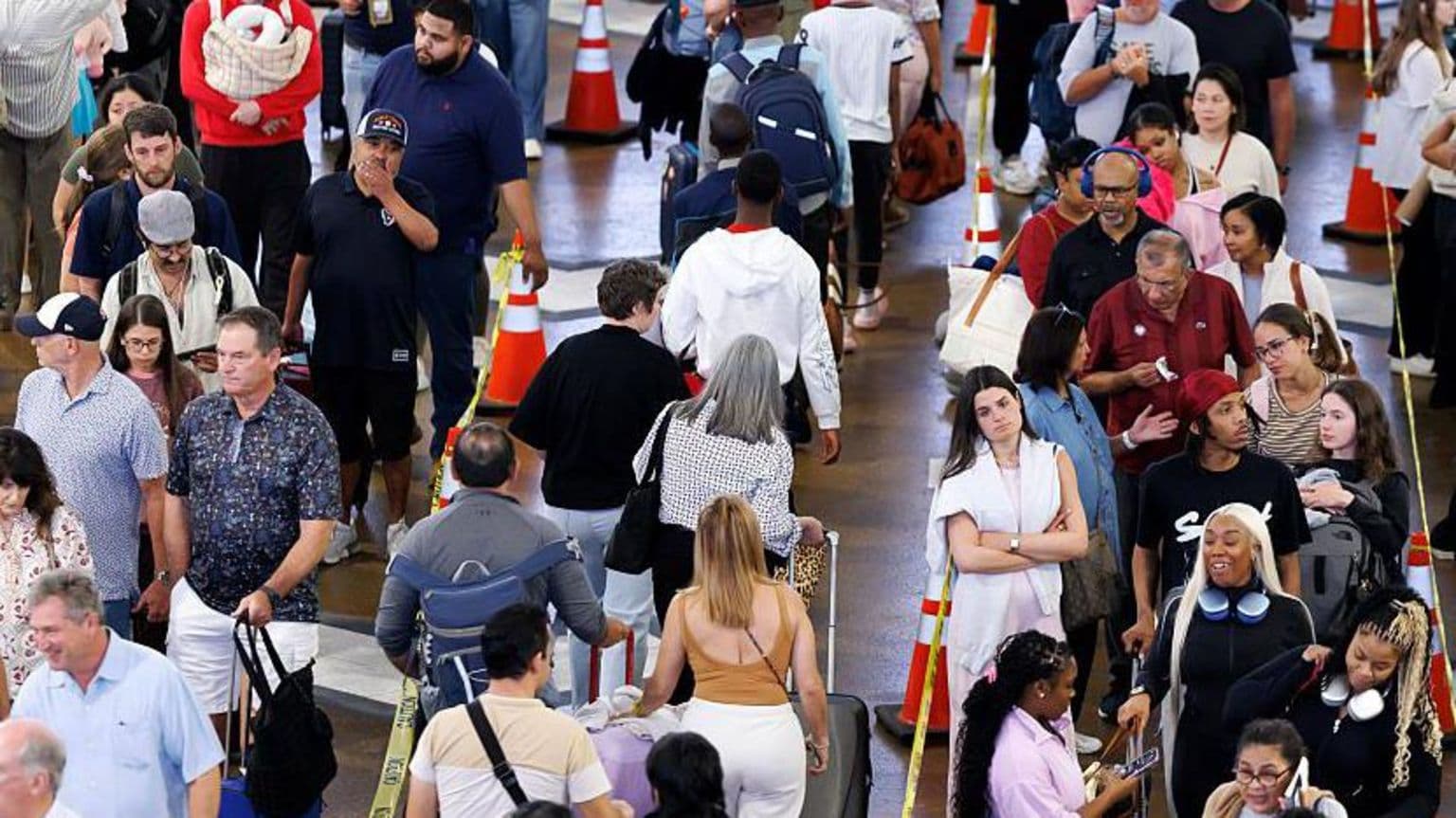 ტრამპი ხელს მოაწერს ბრძანებას TSA აგენტებისთვის ანაზღაურების შესახებ