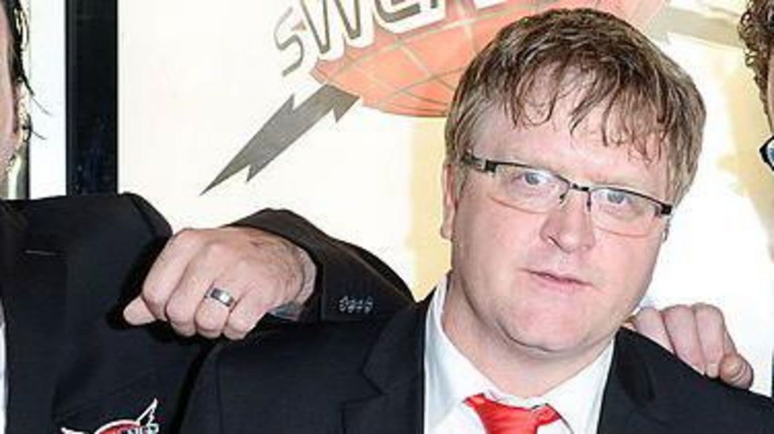 მსახიობი მაიკ სმიტი, რომელიც Trailer Park Boys-ში Bubbles-ს თამაშობს, სექსუალური ძალადობის ბრალდებით დააკავეს