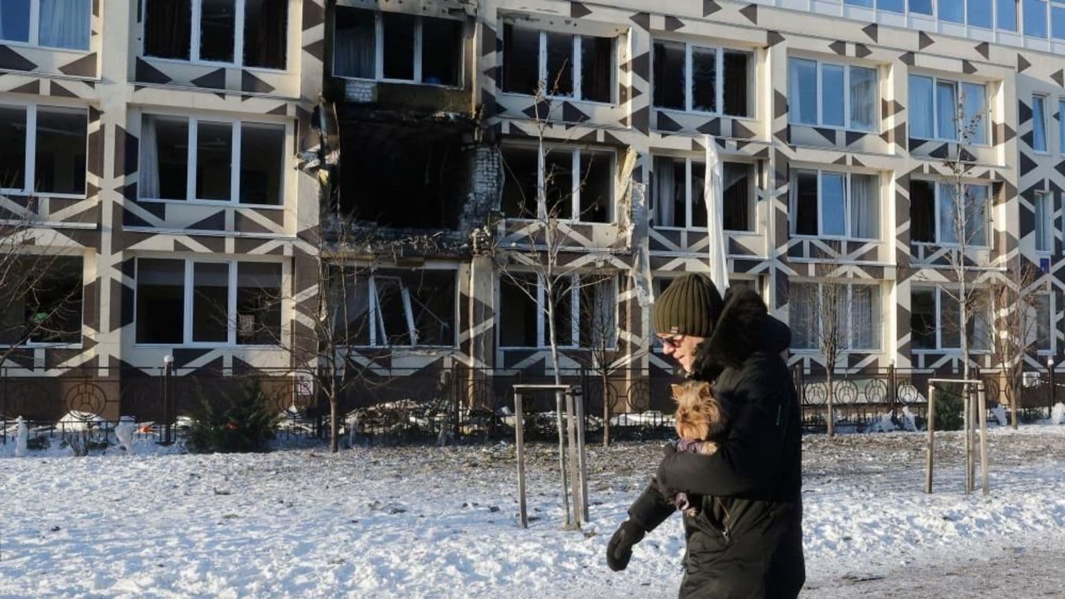 მაკრონი მასპინძლობს ზელენსკის და მოკავშირეებს უსაფრთხოების გარანტიებზე მოლაპარაკებებისთვის