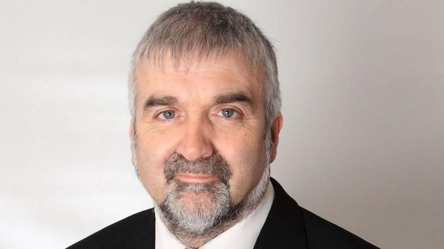 ცნობილი ბიზნესმენის გარდაცვალების გამო თავდასხმის შემდეგ კაცს ბრალი წაუყენეს