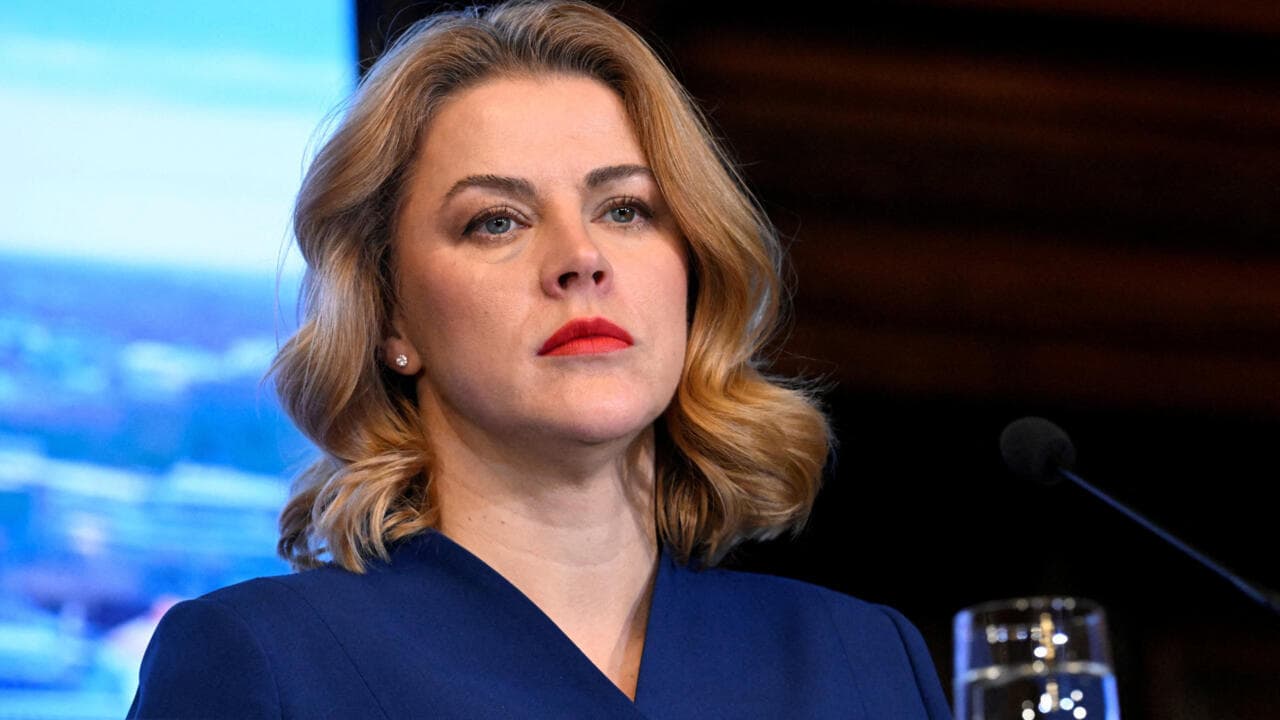 ლატვიის პრემიერ-მინისტრი გადადგა თავდაცვის მინისტრის გადაყენების გამო