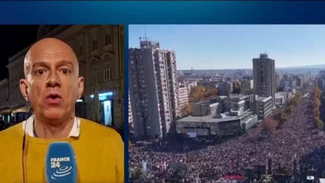 სერბეთში ათასობით ადამიანი შეიკრიბა სარკინიგზო სადგურის ინციდენტის მსხვერპლთა ხსოვნის პატივსაცემად