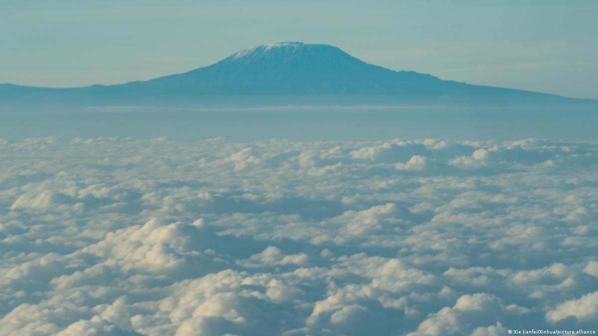 ვერტმფრენის ჩამოვარდნის შედეგად ხუთი ადამიანი დაიღუპა კილიმანჯაროზე