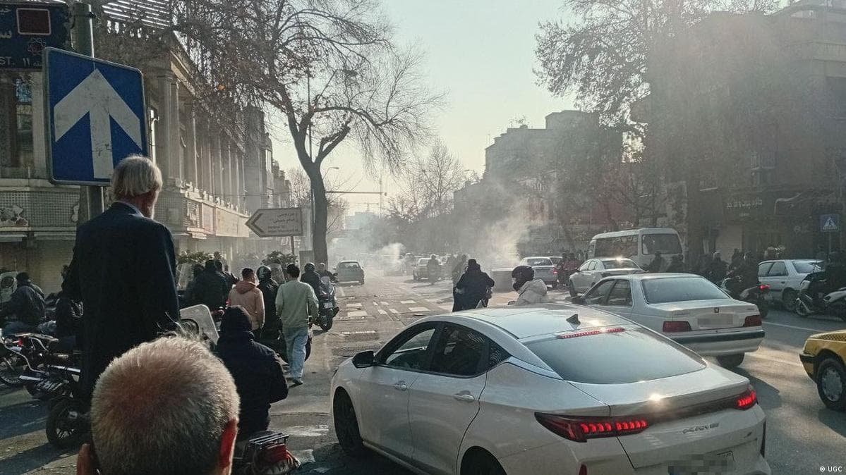 ირანში საპროტესტო აქციები გრძელდება, 12 ადამიანი დაიღუპა