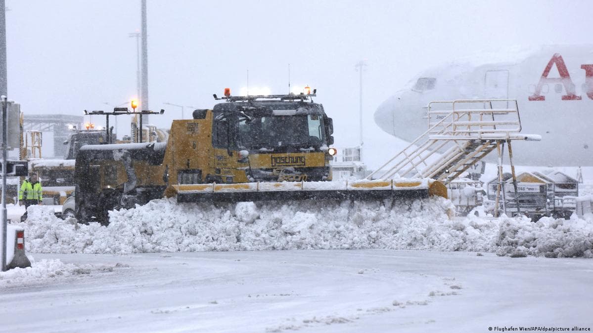 ვენის საერთაშორისო აეროპორტმა ფრენები შეაჩერა ძლიერი თოვლის გამო